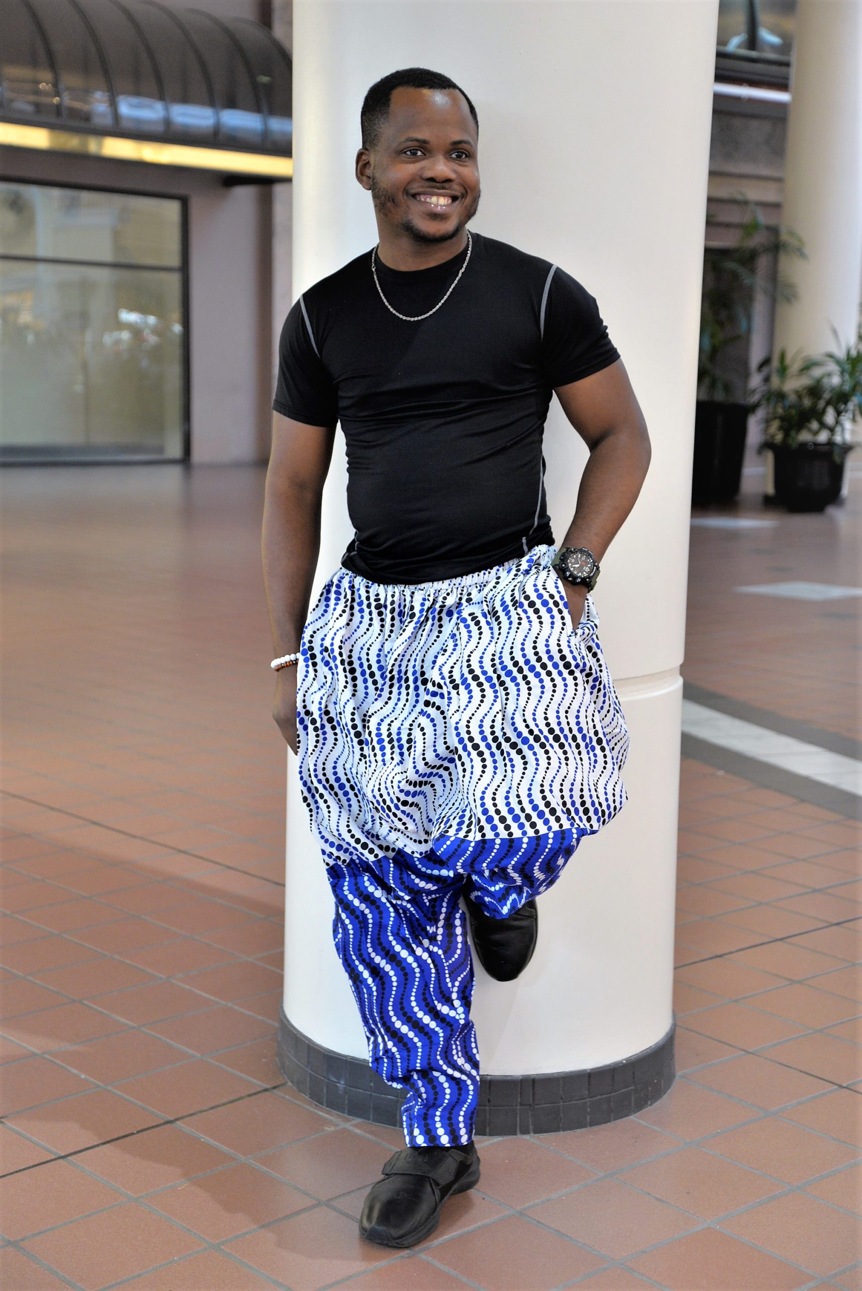 Tight shirt baggy pants deals